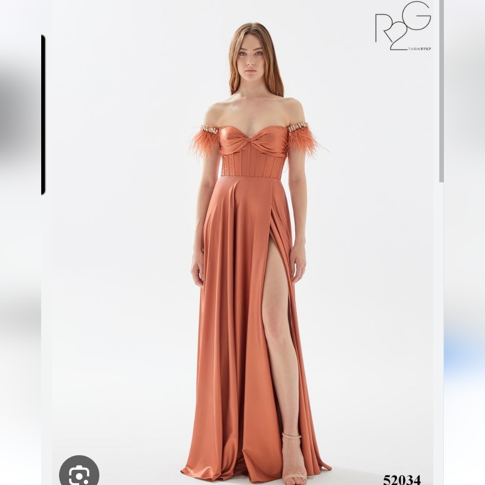 Elegant Tarik Ediz Copper Off-Shoulder Feather Detail Evening Prom Gown Sz 2